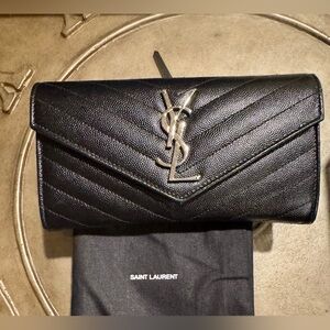 CASSANDRE MATELASSÉ SMALL FLAP WALLET IN GRAIN DE POUDRE LEATHER